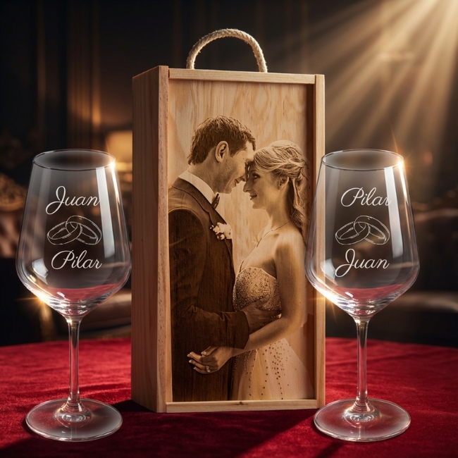 Kit de 2 Copas de vino grabadas a punta de diamante con estuche de madera personalizado - Vista alternativa