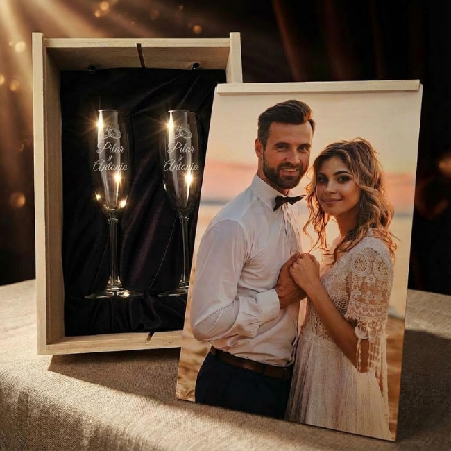 Kit de 2 Copas de cava grabadas a punta de diamante con estuche de madera personalizado - Vista alternativa
