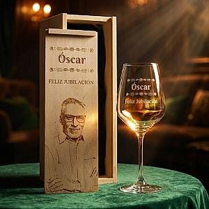 Kit de 1 Copa de vino grabada con estuche de madera personalizado - Modelo Jubilación con Cenefas 1