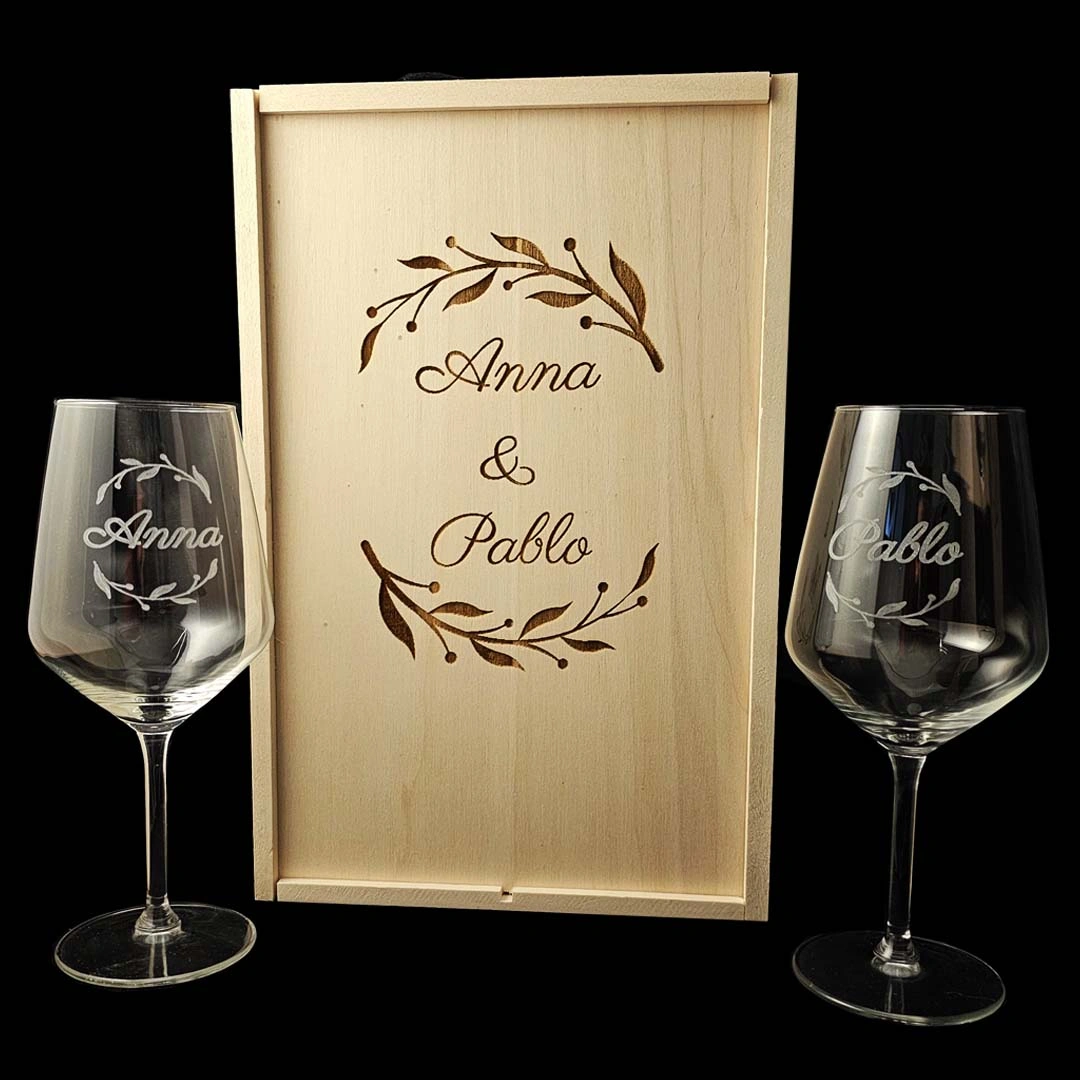 Kit de 2 copas de vino Grabadas con estuche de madera personalizado - Modelo Corona de Hojas - Vino personalizado