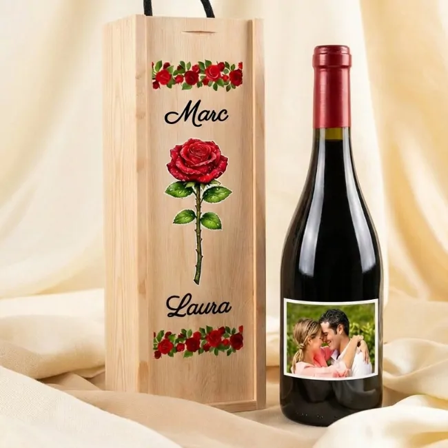Kit de vino personalizado para parejas con nombres y rosa realista”. - Vino personalizado