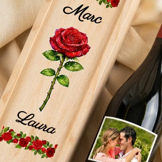 Kit de vino personalizado para parejas con nombres y rosa realista”. - Vista alternativa