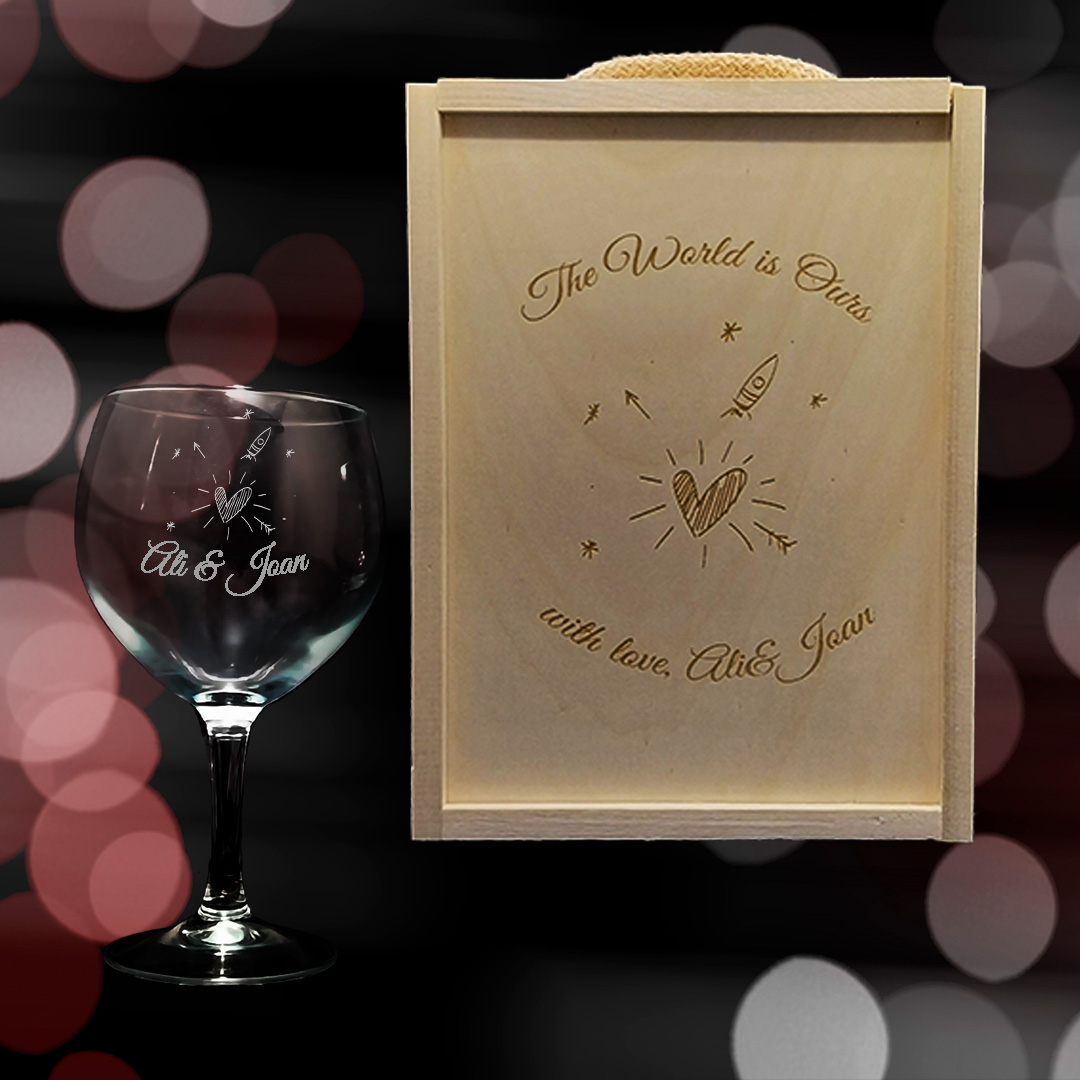 Kit de 1 Copa de Gintonic Grabada con estuche de madera personalizado - Modelo Corazón Estelar - Vino personalizado
