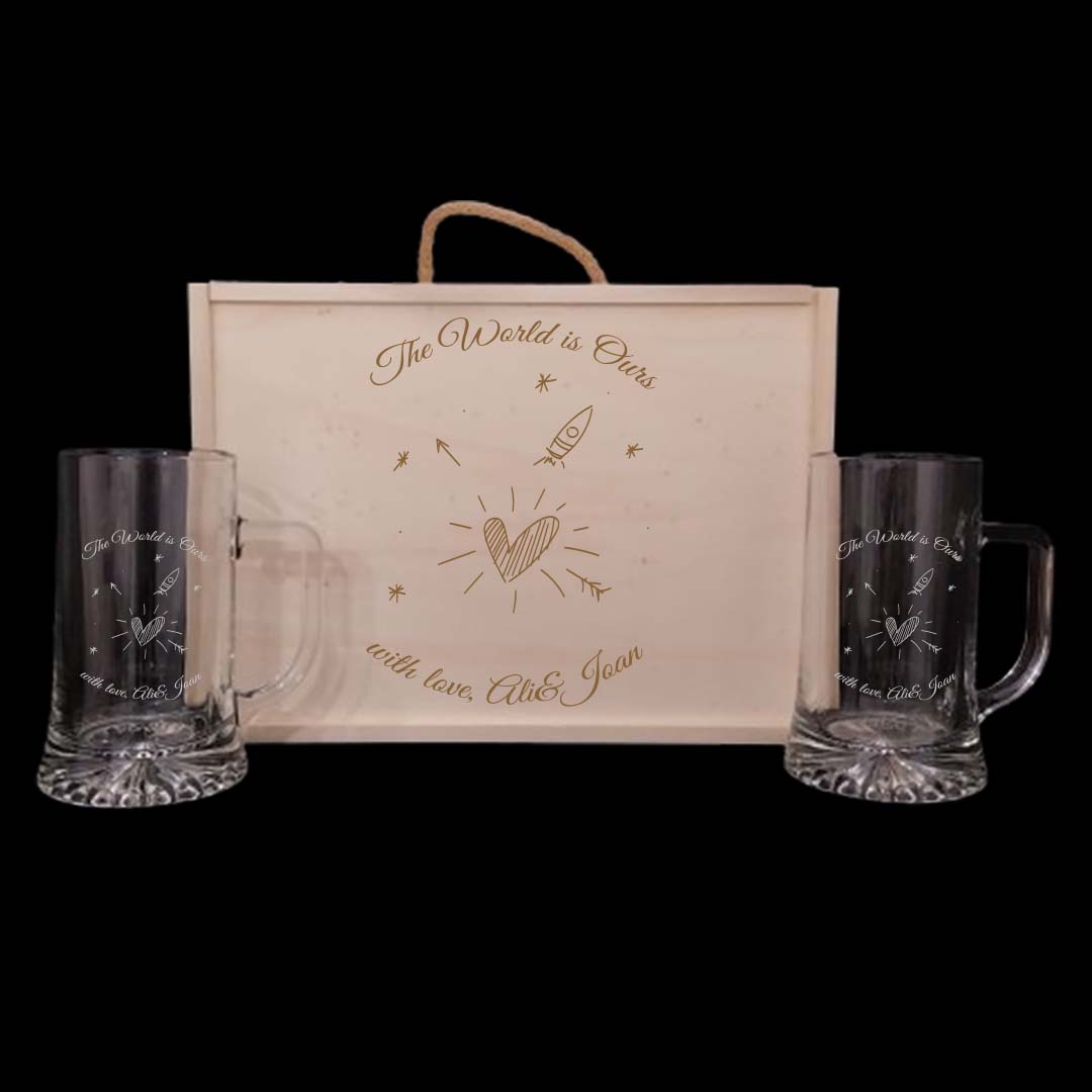 Kit de 2 Jarras de cerveza grabadas a punta de diamante con estuche de madera personalizado - Modelo Corazón - Vino personalizado