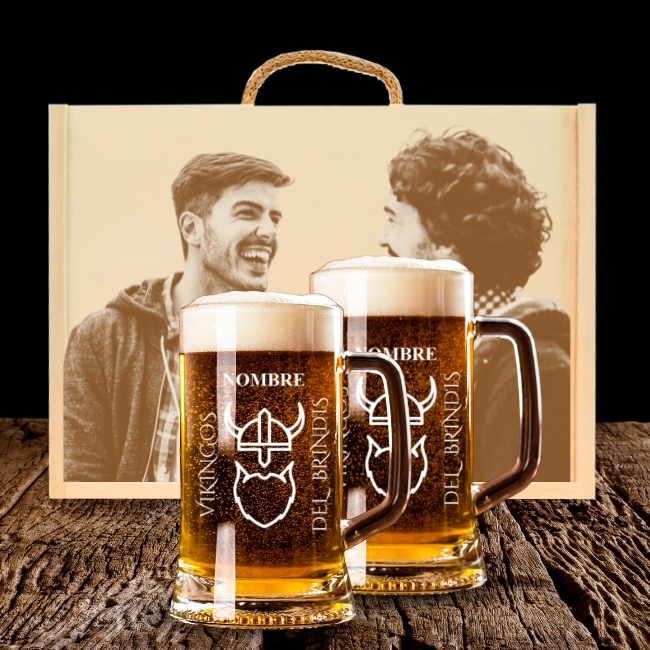 2 Jarras de Cerveza y Caja Personalizadas – Modelo Vikingos con Grabado Individual - Vista alternativa