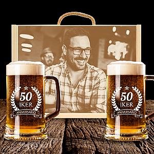 2 Jarras de Cerveza y Caja Personalizadas – Modelo Aniversario con Grabado Individual 1