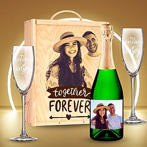 Kit de Espumoso Reserva personalizado con Caja y 2 Copas Cava 1